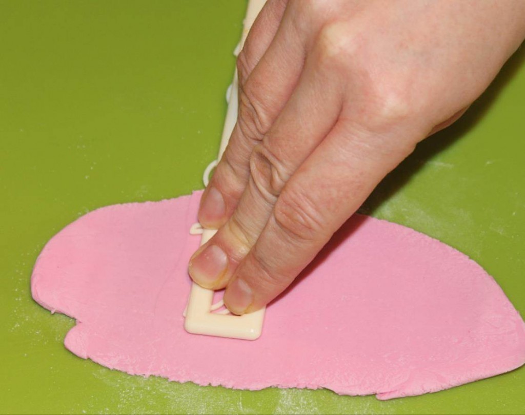 How to make fondant letters8