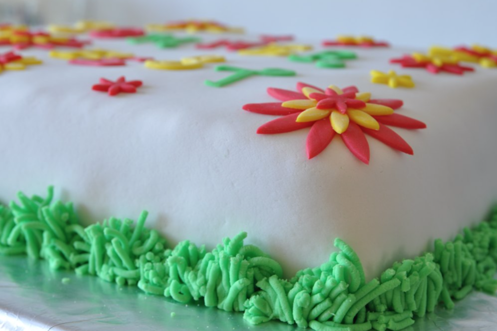 Grass border cake