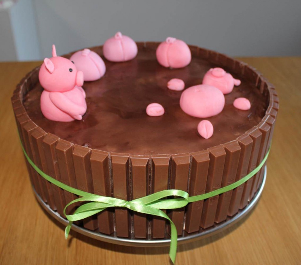 Pig in the mud cake